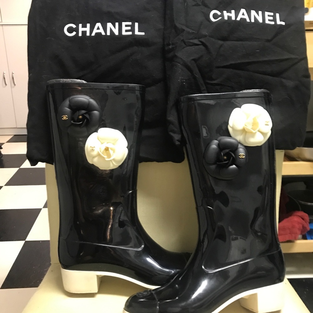 SOLD Authentic CHANEL Rain Boots - Picture 5 of 8